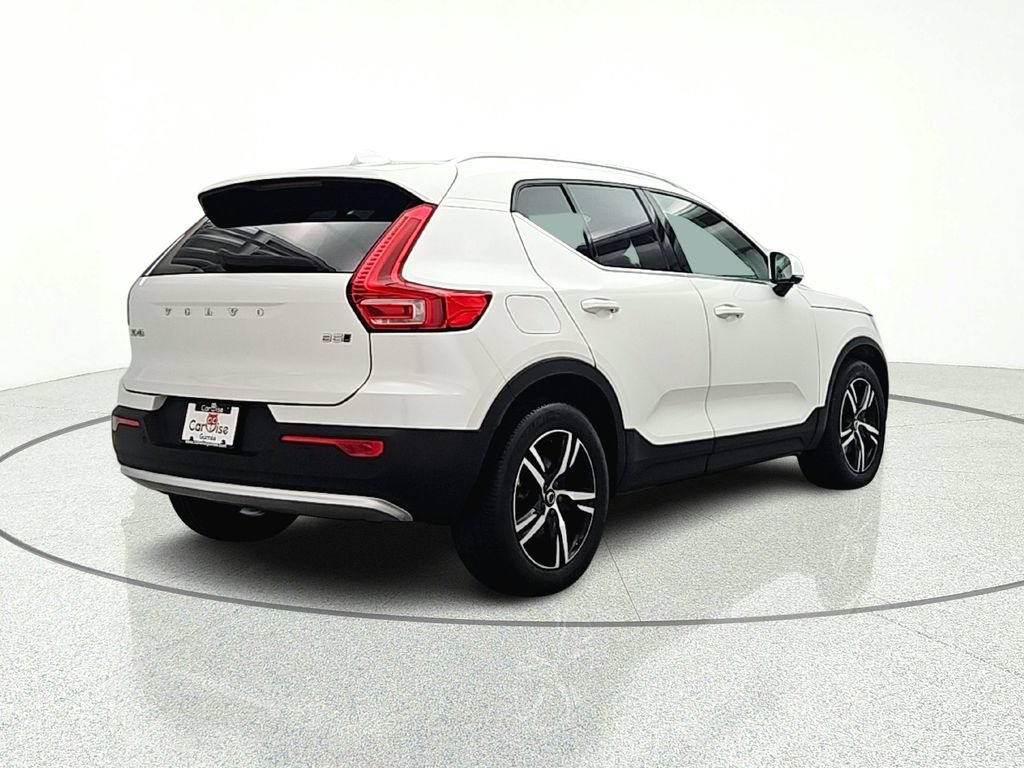 Used 2023 Volvo XC40 B5 Plus AWD/4WD image 7