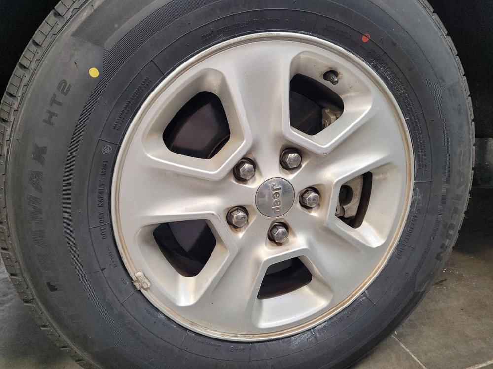 Used 2015 Jeep Grand Cherokee Laredo w/ Quick Order Package 23E image 31