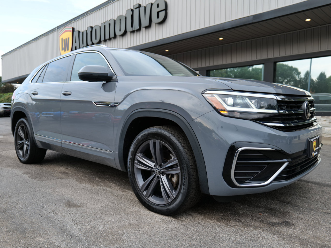 Used 2022 Volkswagen Atlas Cross Sport SEL R-Line image 93