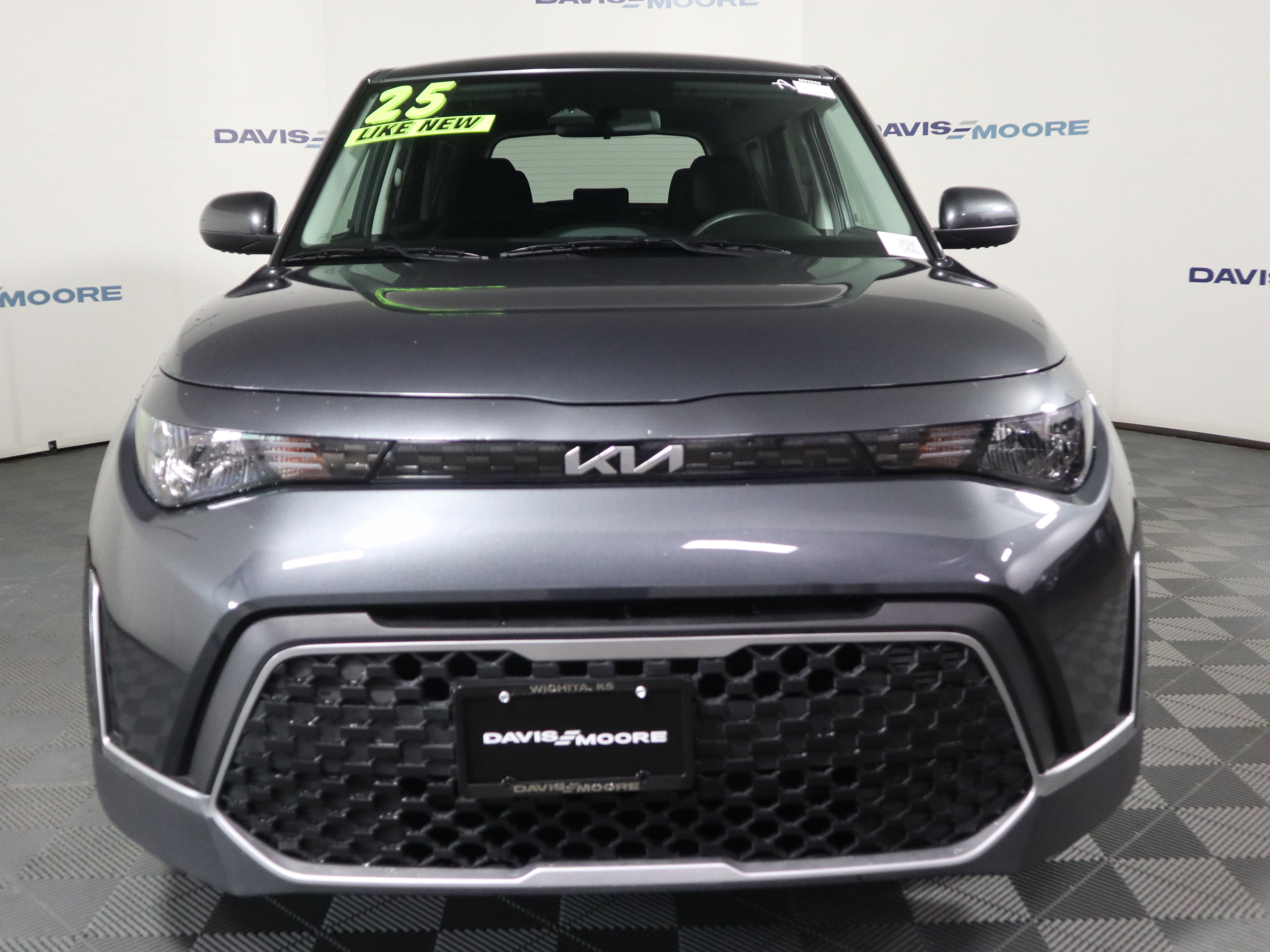 Used 2025 Kia Soul LX w/ LX Technology Package FWD image 12