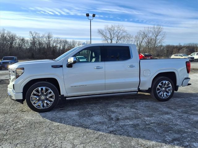 Used 2024 GMC Sierra 1500 Denali AWD/4WD image 12