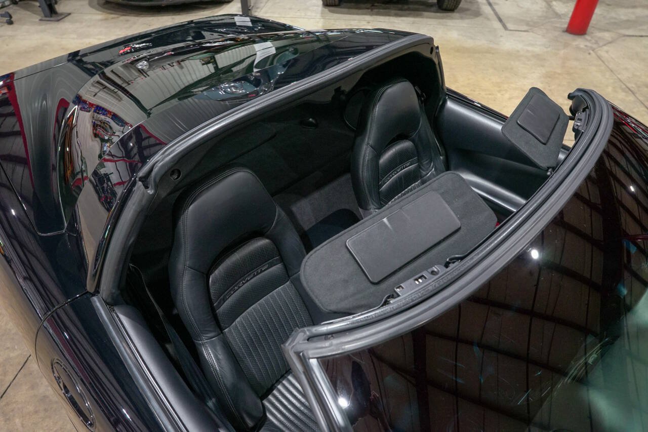 Used 1998 Chevrolet Corvette Coupe w/ Memory Pkg RWD image 21