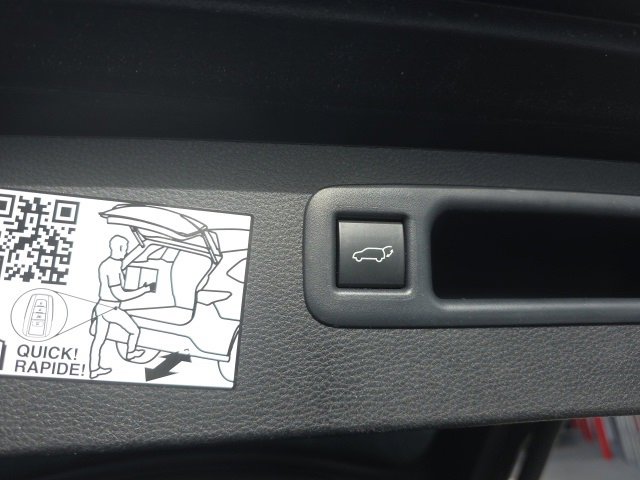 Used 2024 Toyota Highlander XLE image 11