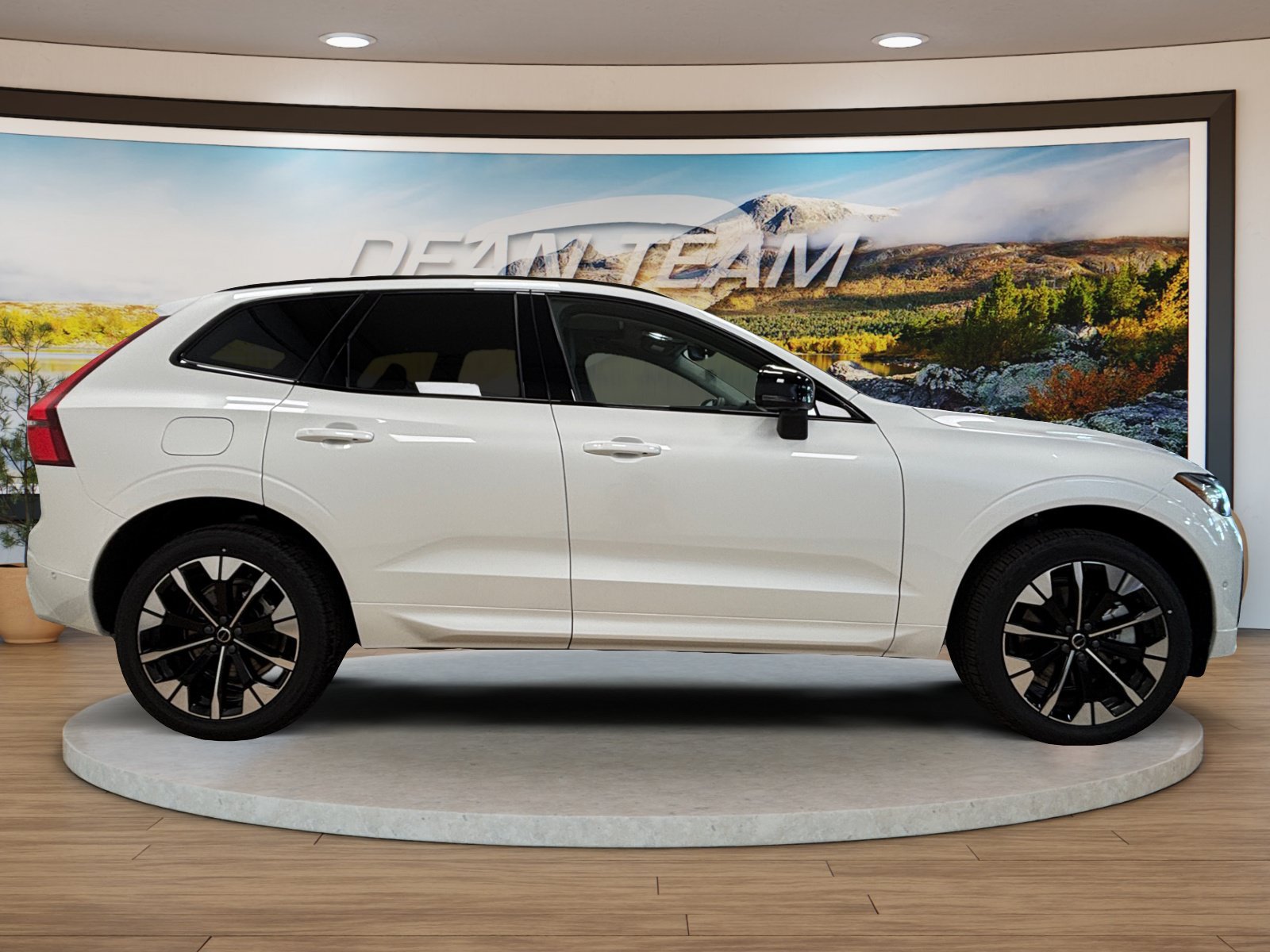 New 2026 Volvo XC60 T8 Plus w/ Protection Package Premier AWD/4WD image 4