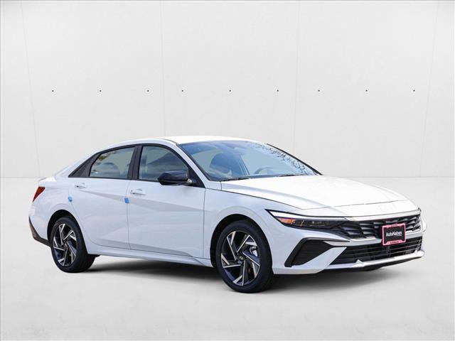 New 2025 Hyundai Elantra SEL image 3