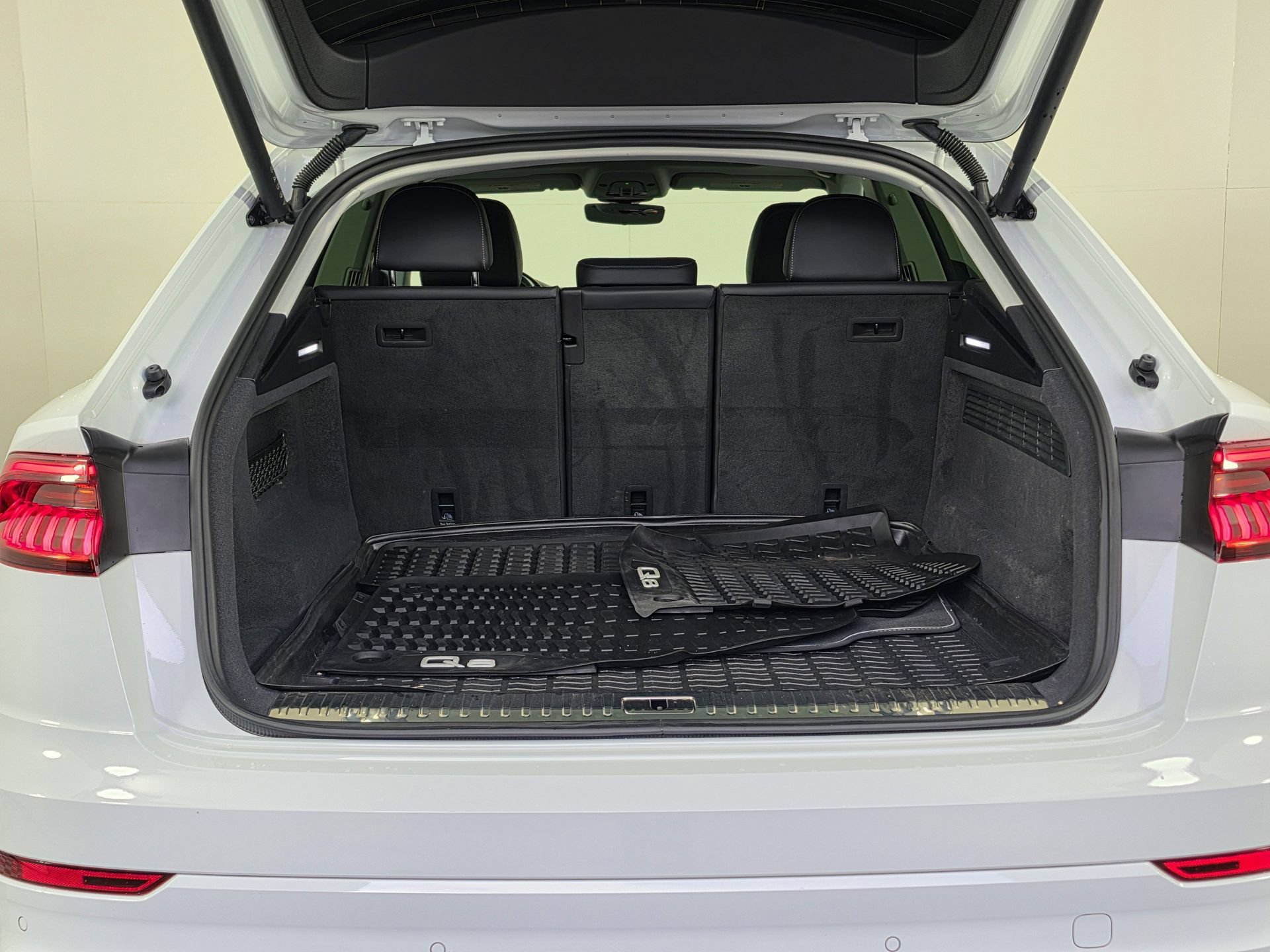 Certified 2023 Audi Q8 Premium Plus AWD/4WD image 50