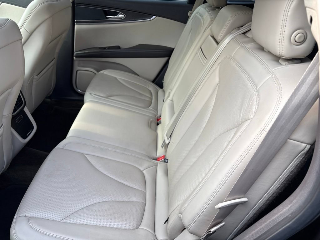 Used 2017 Lincoln MKX Reserve w/ Driver Assistance Package AWD/4WD image 10