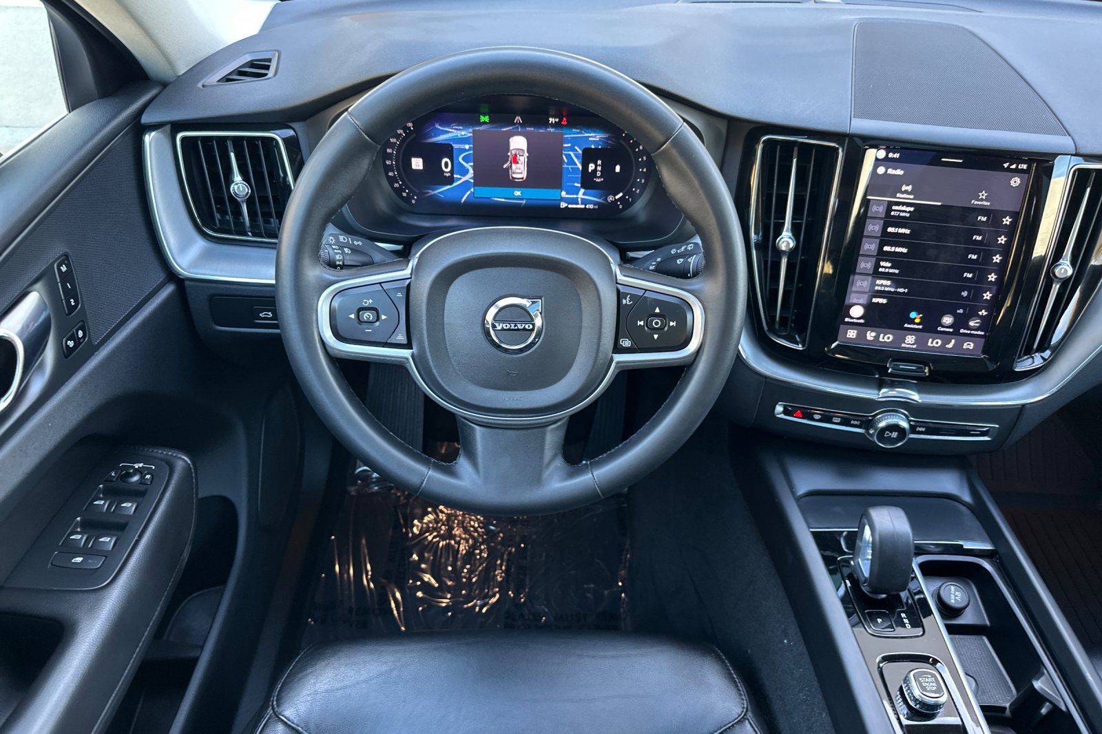 Certified 2023 Volvo XC60 B5 Core w/ Climate Package image 17