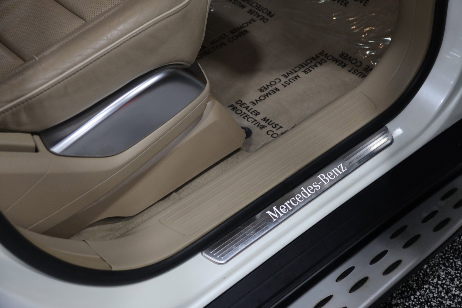 Used 2013 Mercedes-Benz GL 550 4MATIC AMG Sport 4dr Suv image 47