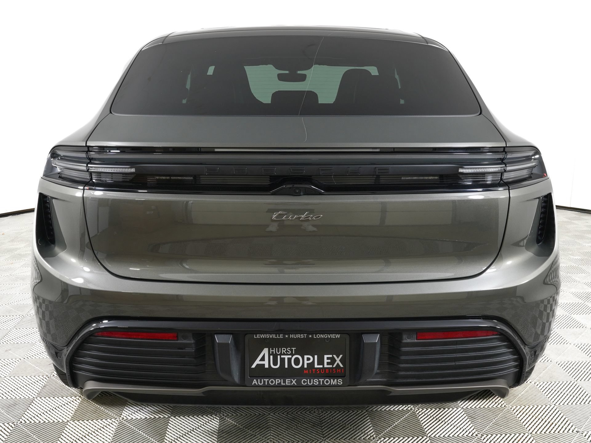 Used 2025 Porsche Macan Turbo Electric AWD/4WD image 5
