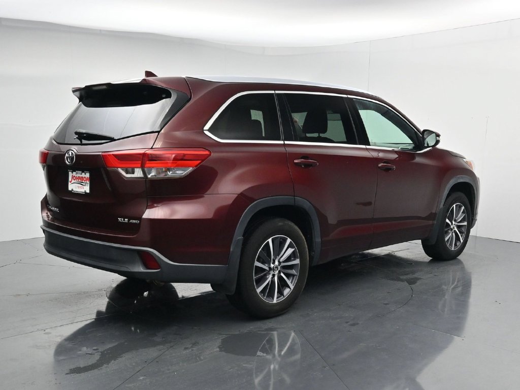Used 2018 Toyota Highlander XLE AWD/4WD image 8