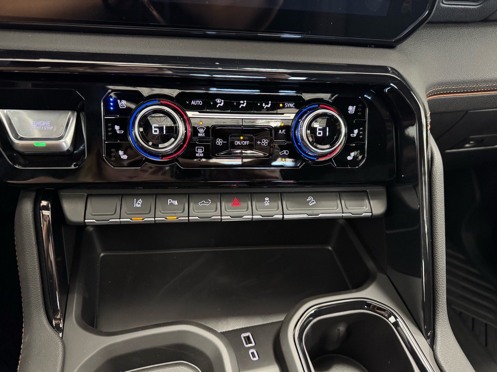 New 2026 GMC Sierra 2500 AT4 w/ AT4 Premium Plus Package AWD/4WD image 24