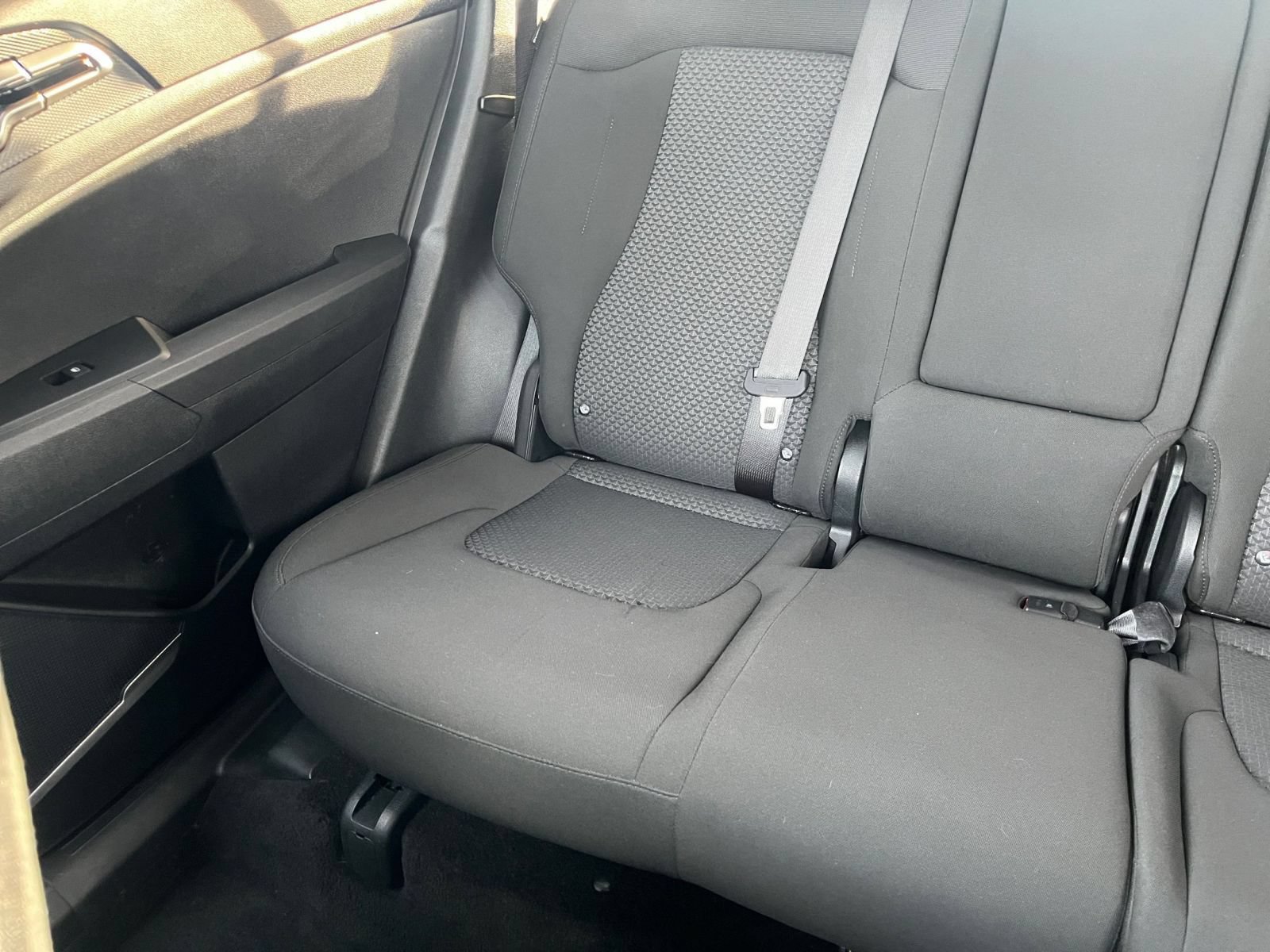 Used 2025 Kia Sportage LX FWD image 39