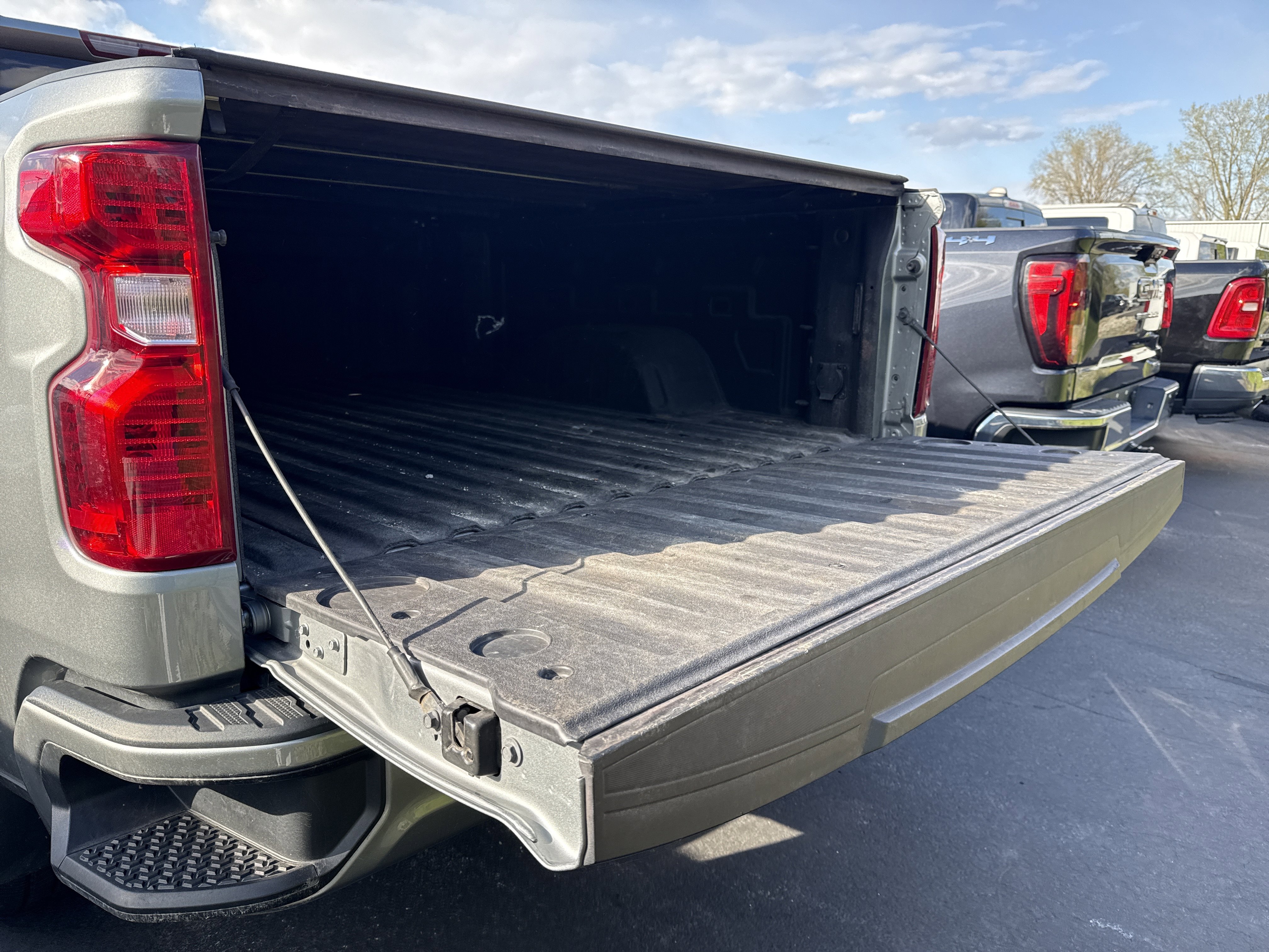 Used 2024 Chevrolet Silverado 1500 Custom w/ Rally Edition AWD/4WD image 8