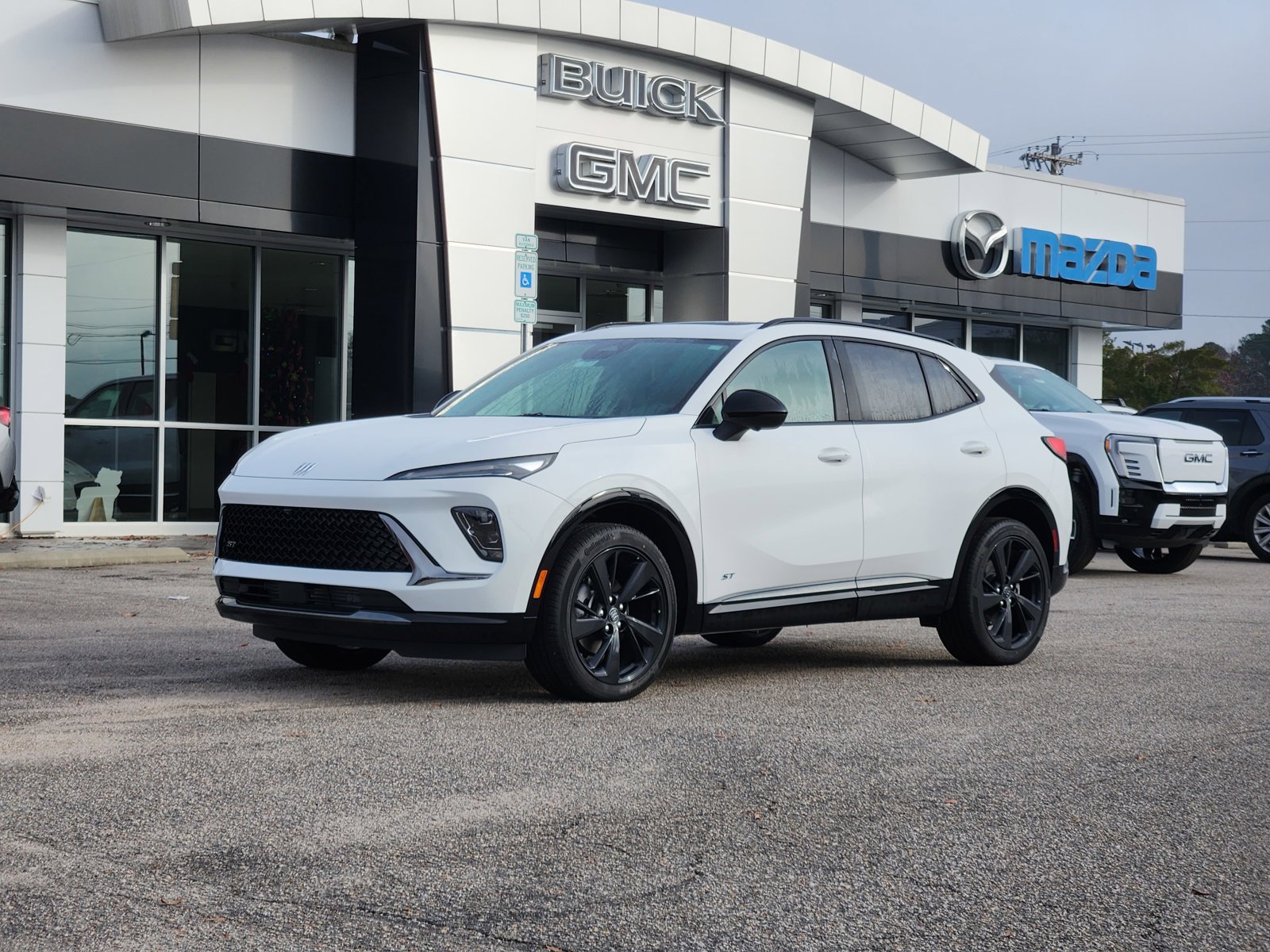 New 2025 Buick Envision Sport Touring image 3