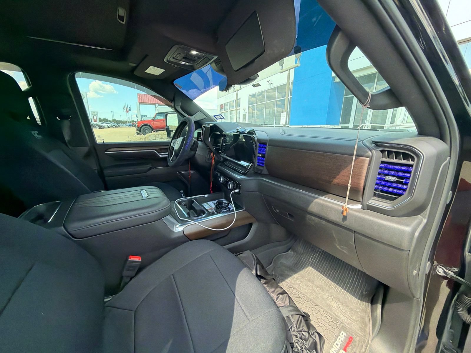 Used 2025 Chevrolet Silverado 3500 High Country w/ High Country Premium Package AWD/4WD image 20