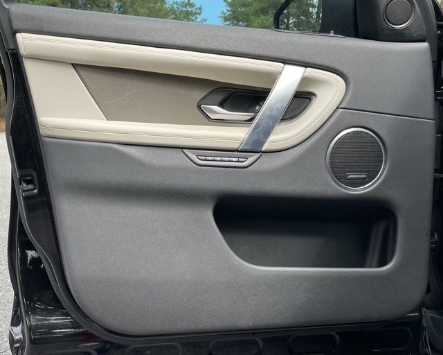 Used 2020 Land Rover Discovery Sport SE R-Dynamic image 13