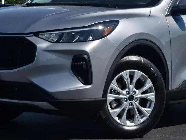Certified 2023 Ford Escape Active w/ Tech Pack #2 AWD/4WD image 2