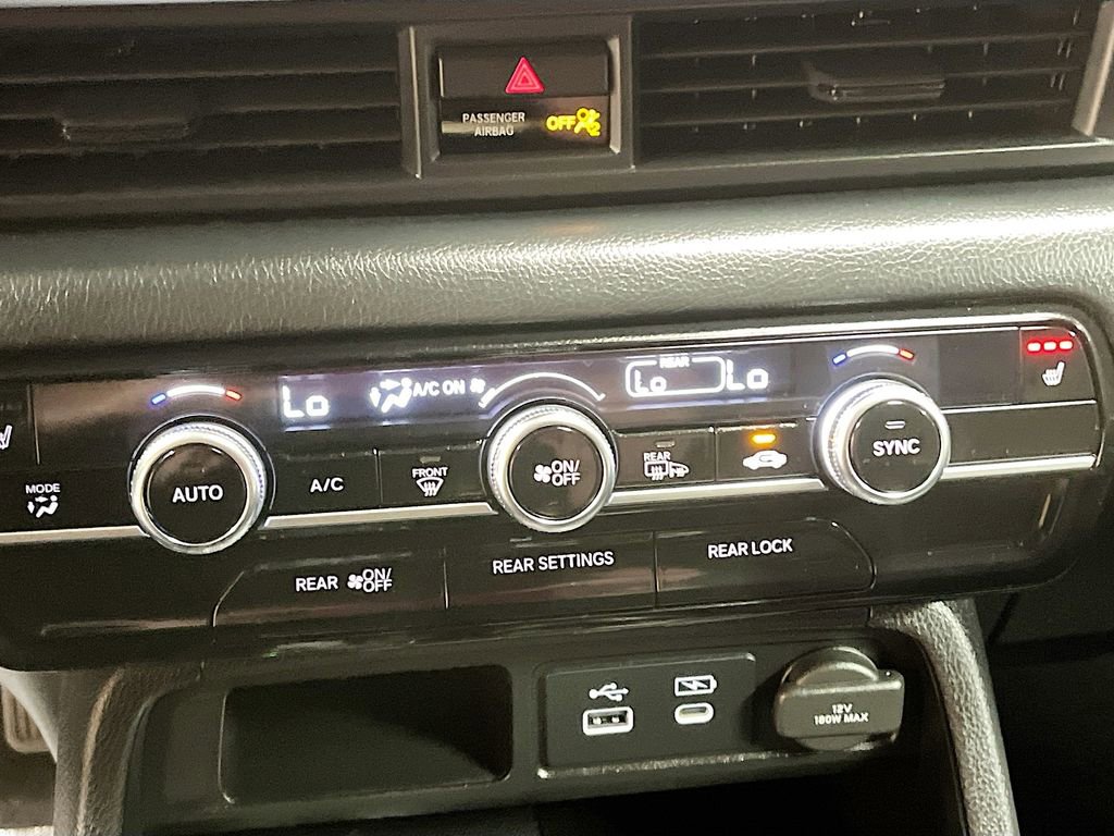 Used 2025 Honda Pilot Touring image 16