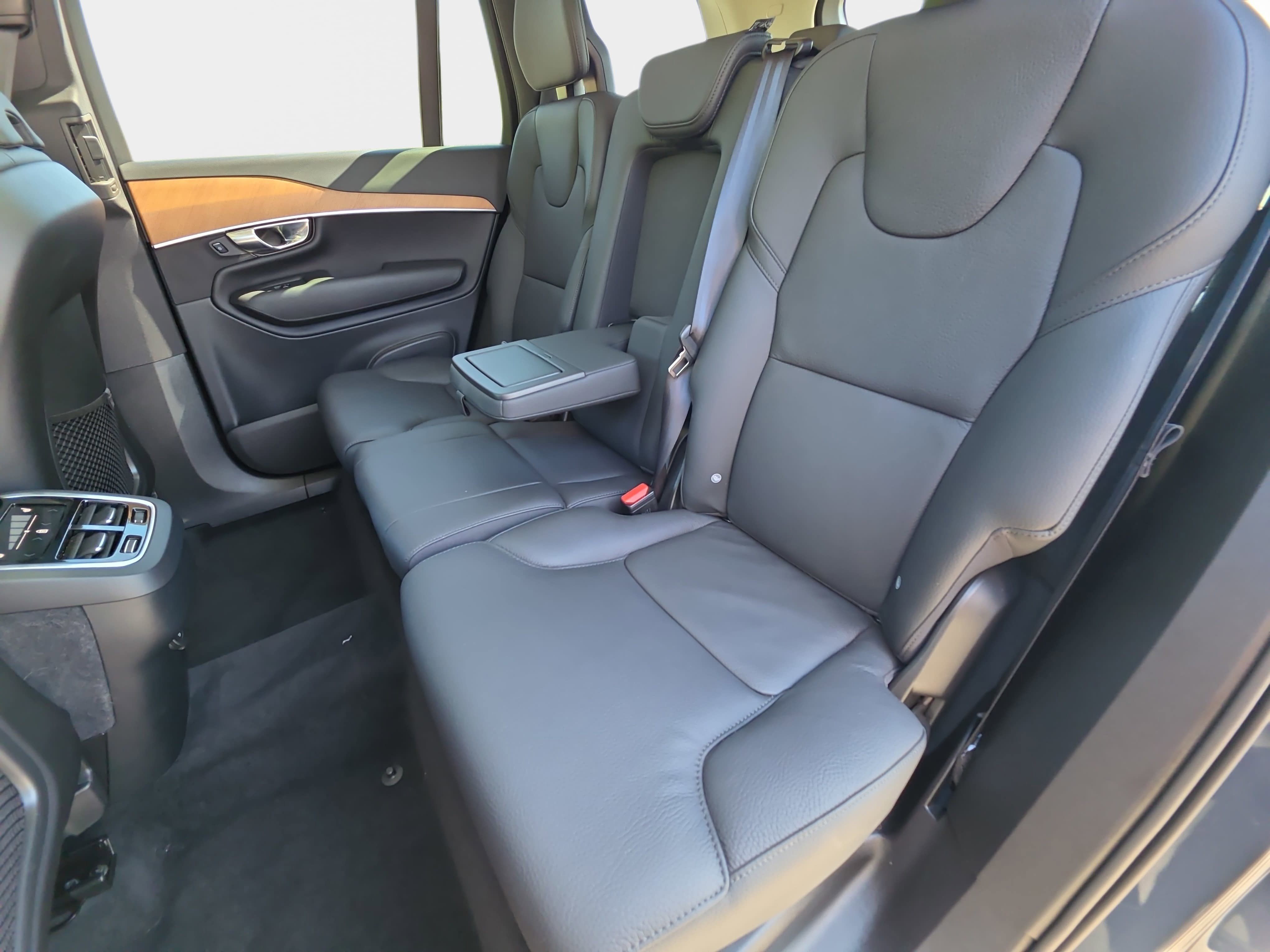 Used 2025 Volvo XC90 B6 Plus w/ Protection Package Premier AWD/4WD image 16