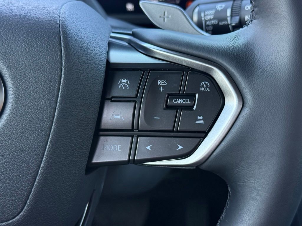 Used 2025 Lexus GX 550 w/ Accessory Package (2T) AWD/4WD image 19