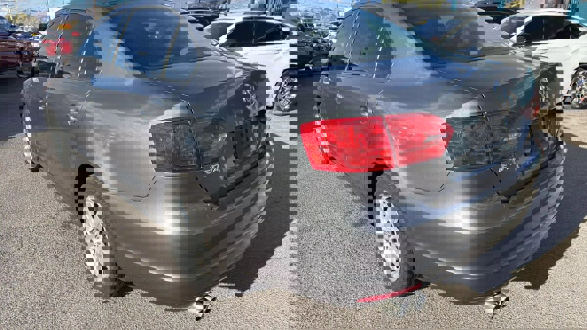 Used 2011 Volkswagen Jetta TDI image 4