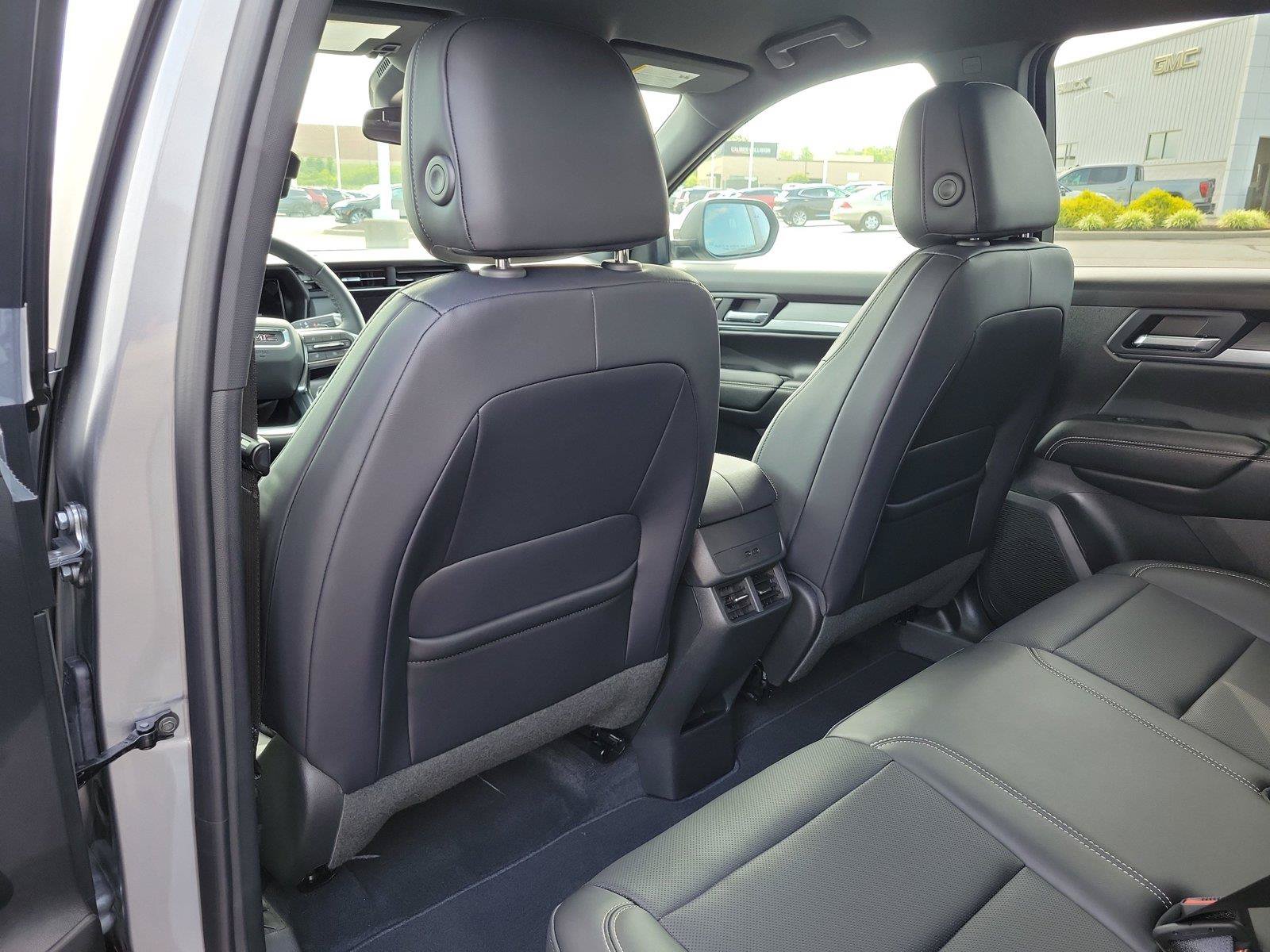 New 2027 GMC Terrain Elevation w/ Elevation Premium Package AWD/4WD image 15