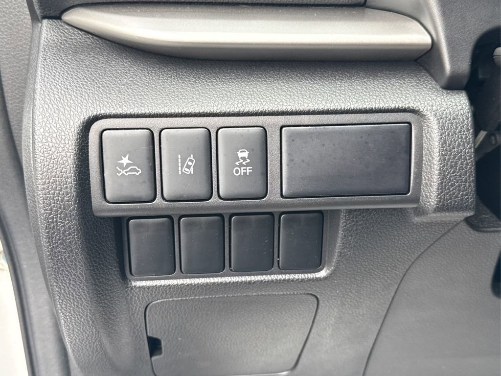 Used 2022 Mitsubishi Eclipse Cross LE image 30