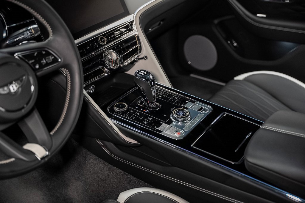 Used 2023 Bentley Flying Spur W12 image 60