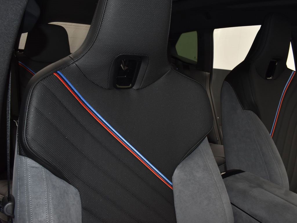 New 2026 BMW iX xDrive60 w/ M Sport Package image 29