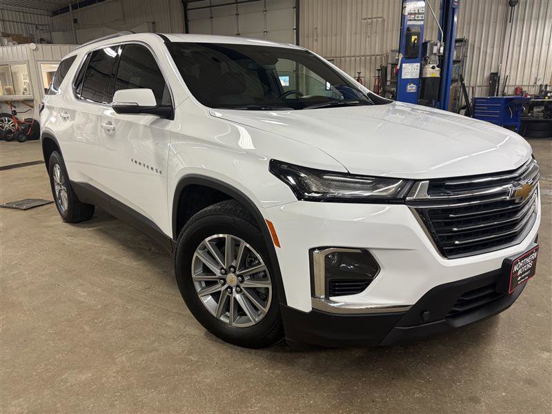 Used 2023 Chevrolet Traverse LT