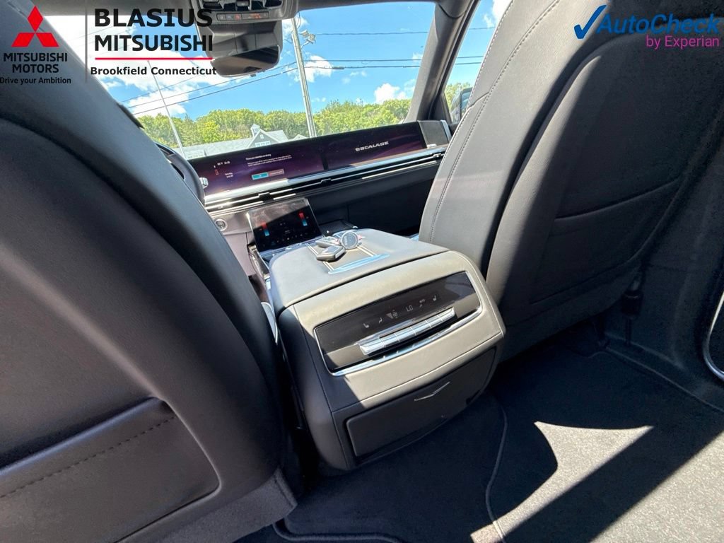 Used 2026 Cadillac Escalade Luxury AWD/4WD image 49