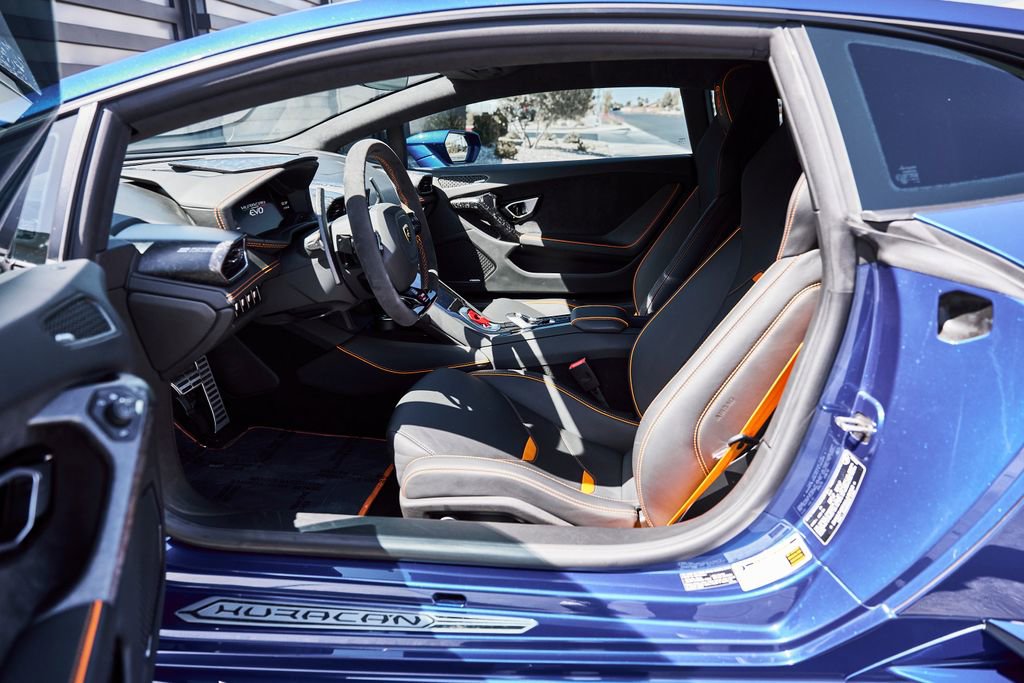 Used 2020 Lamborghini Huracan EVO AWD/4WD image 36