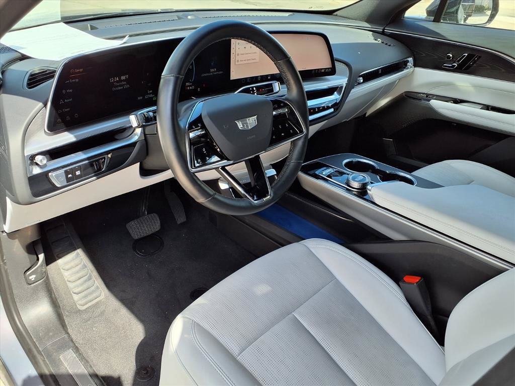 Certified 2024 Cadillac Lyriq Luxury RWD image 12