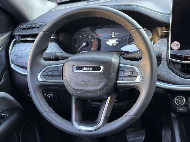 Used 2024 Jeep Compass Latitude AWD/4WD image 19