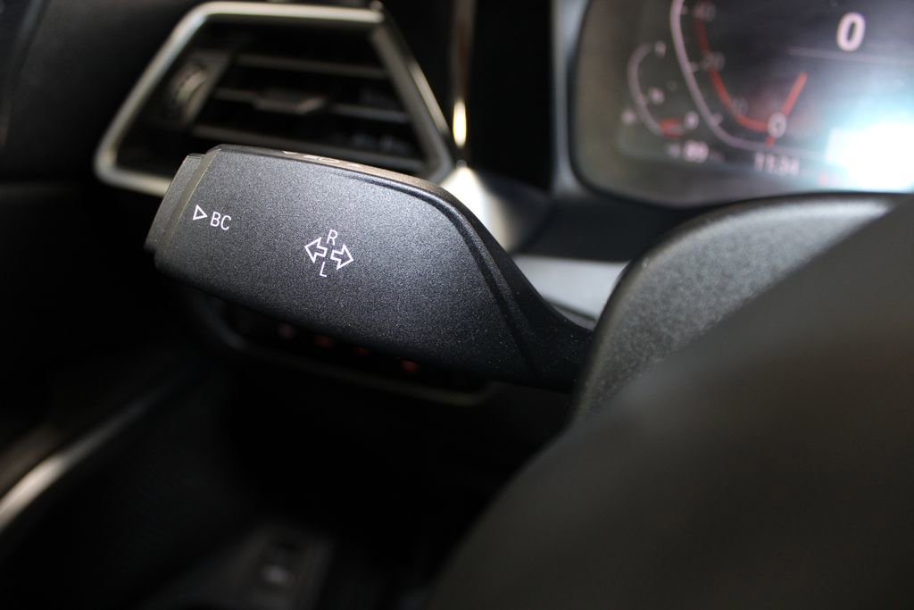 Used 2019 BMW 330i 330i w/ Convenience Package image 31