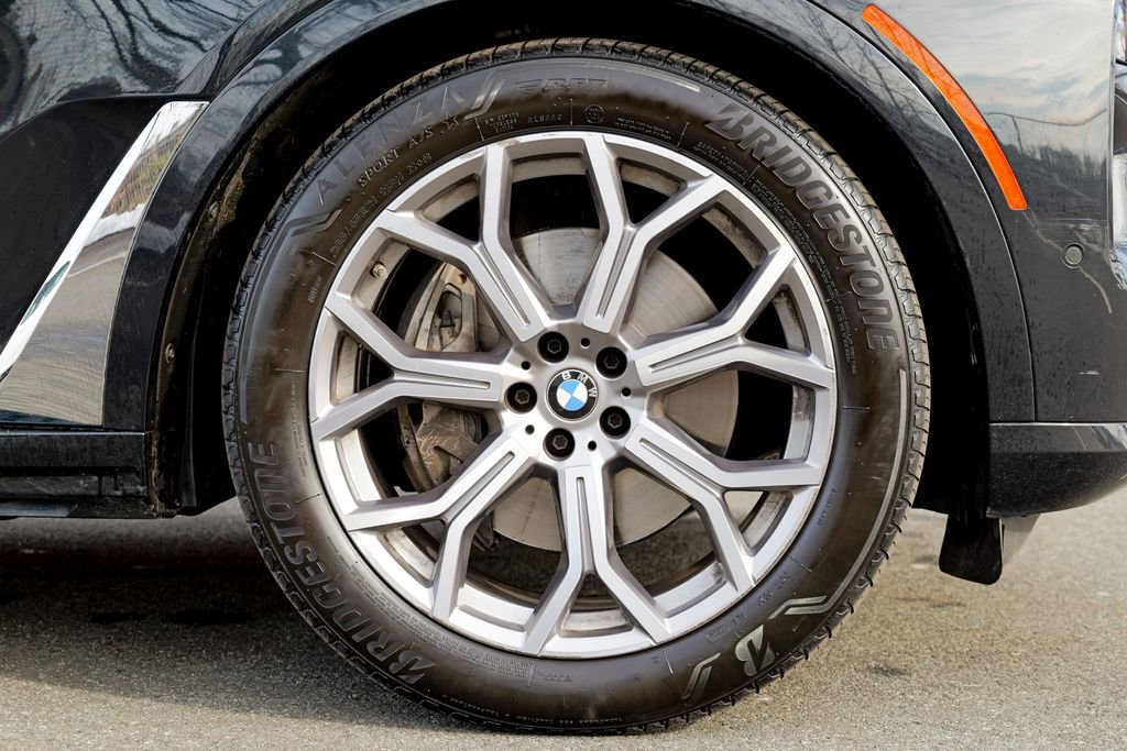 Used 2023 BMW X7 xDrive40i w/ Premium Package image 12