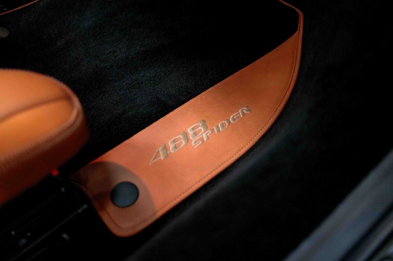 Used 2018 Ferrari 488 Spider image 54