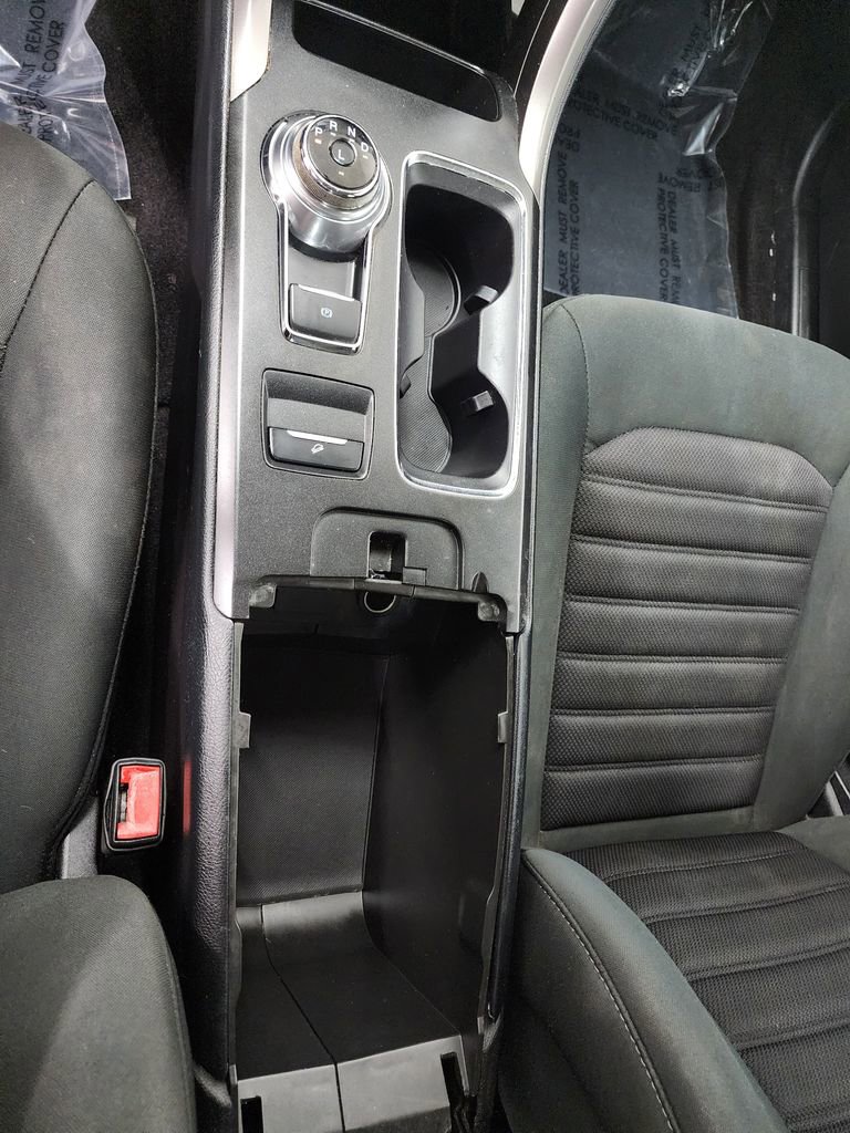 Used 2017 Ford Fusion SE FWD image 20