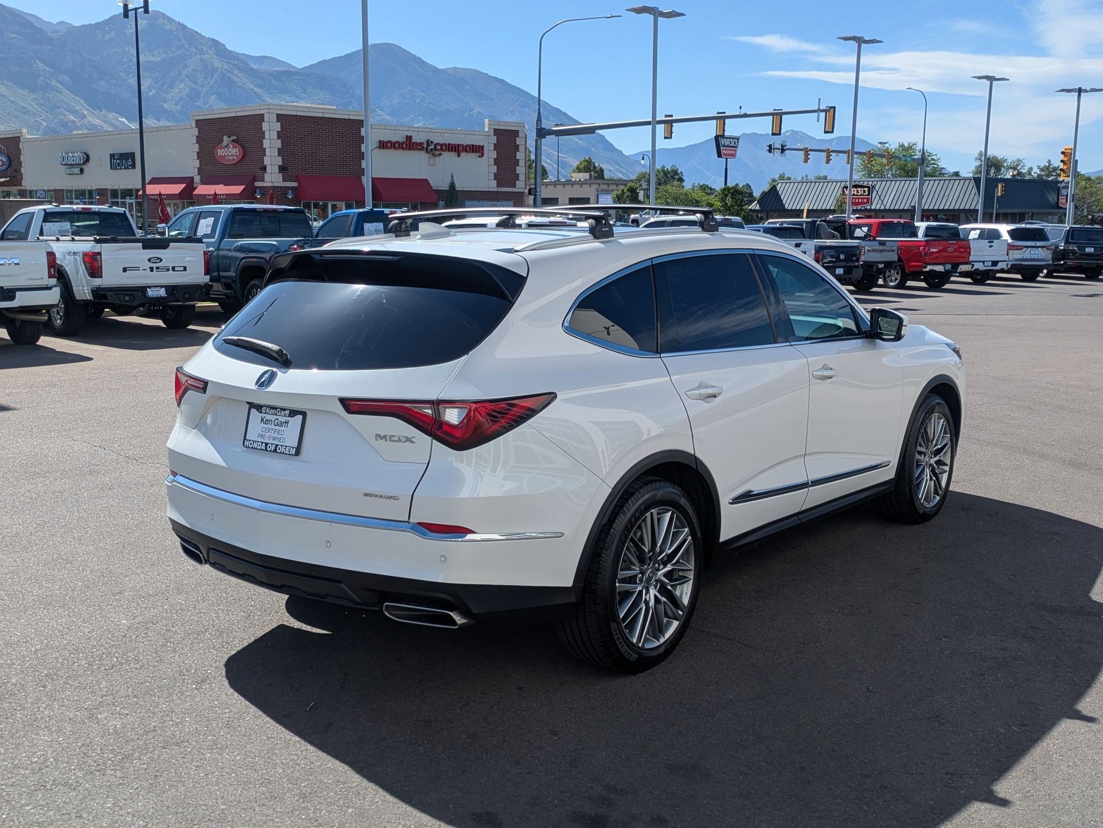 Used 2024 Acura MDX SH-AWD w/ Advance Package image 3