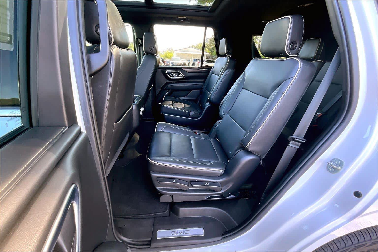 Used 2021 GMC Yukon SLT w/ SLT Premium Package AWD/4WD image 21