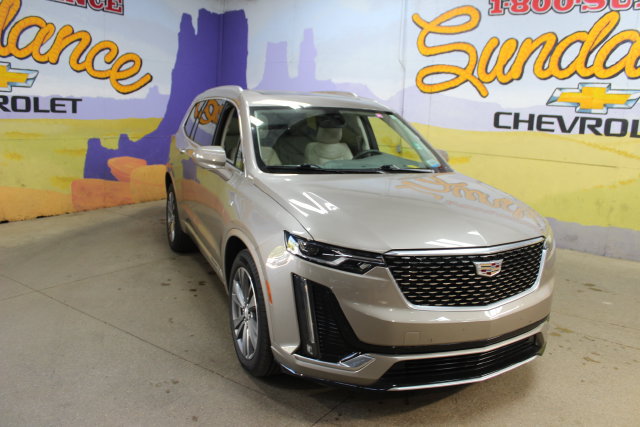 Used 2022 Cadillac XT6 Premium Luxury AWD/4WD image 2