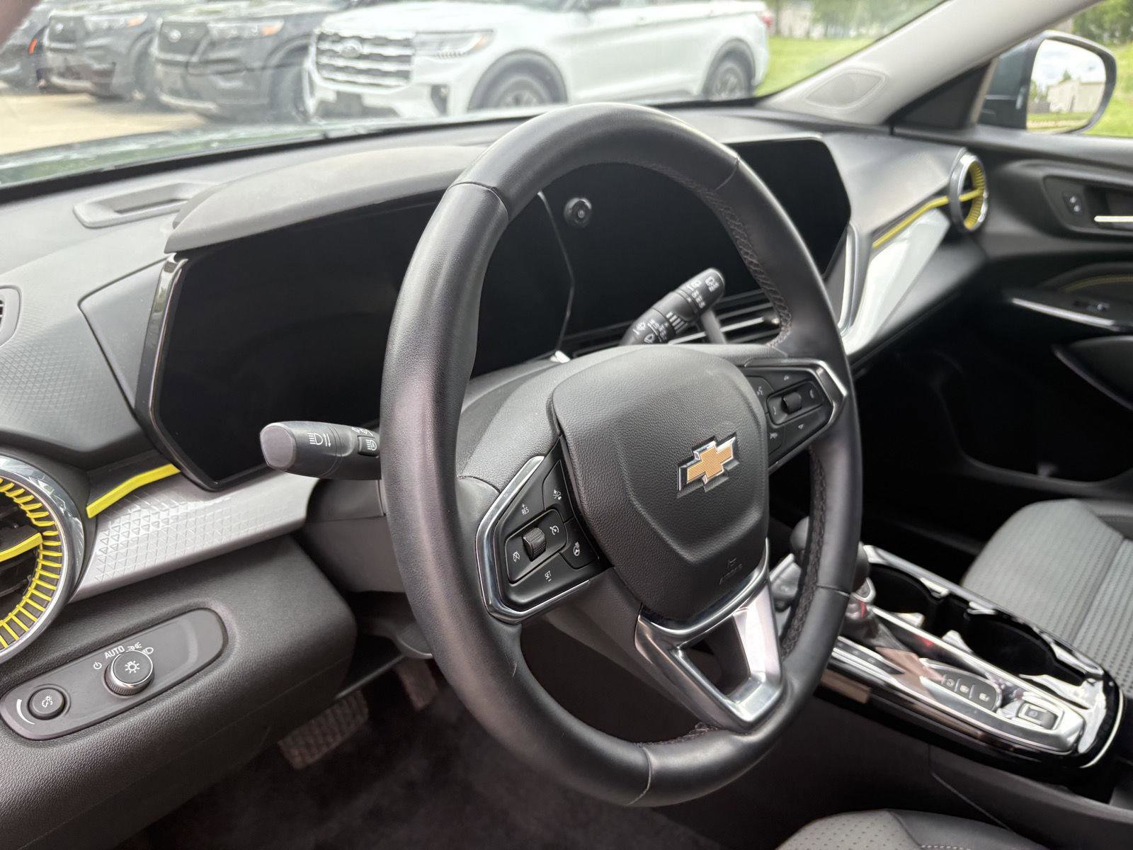 Used 2025 Chevrolet Trax LT w/ Driver Confidence Package FWD image 7