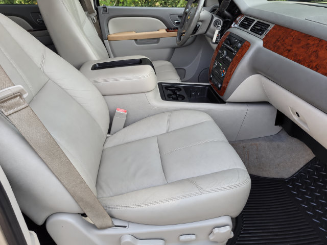 Used 2013 Chevrolet Tahoe LT w/ Texas Edition RWD image 10