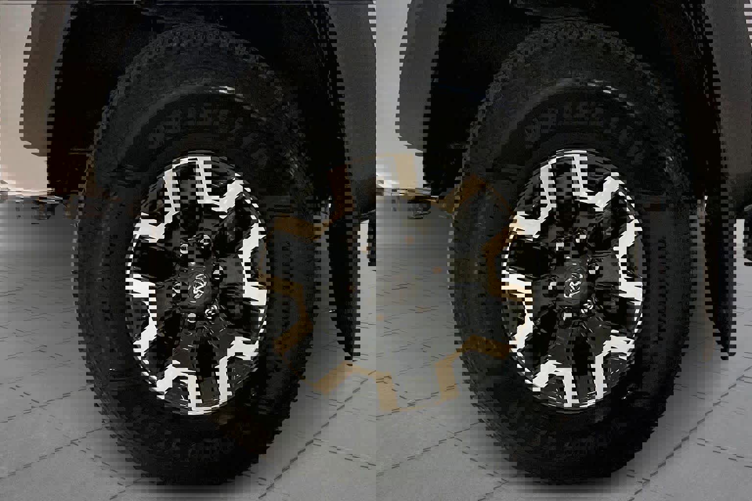 Used 2021 Toyota Tacoma TRD Off-Road image 11