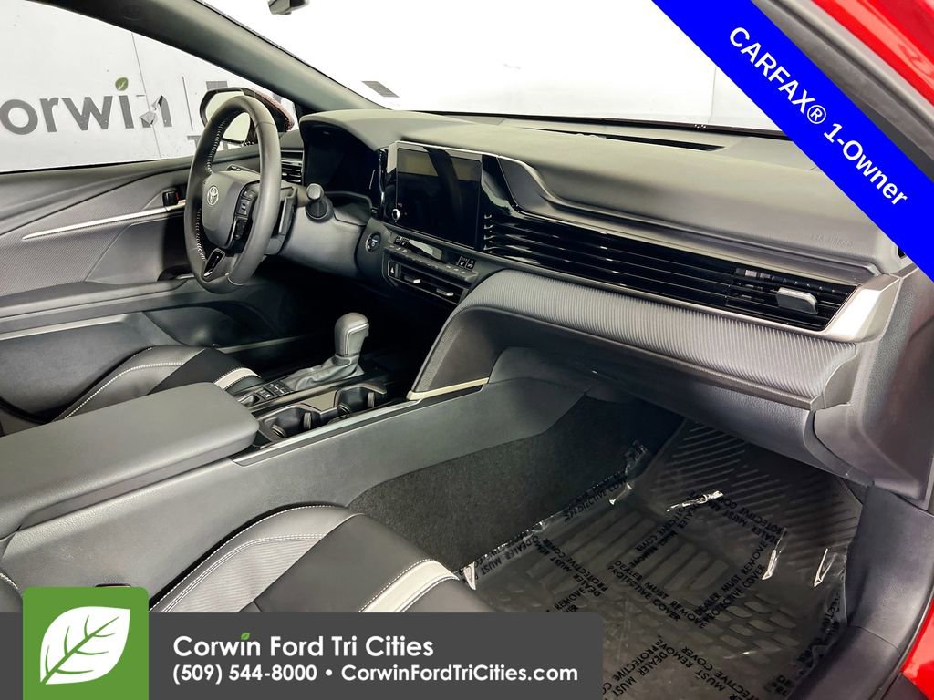 Used 2025 Toyota Camry SE image 29