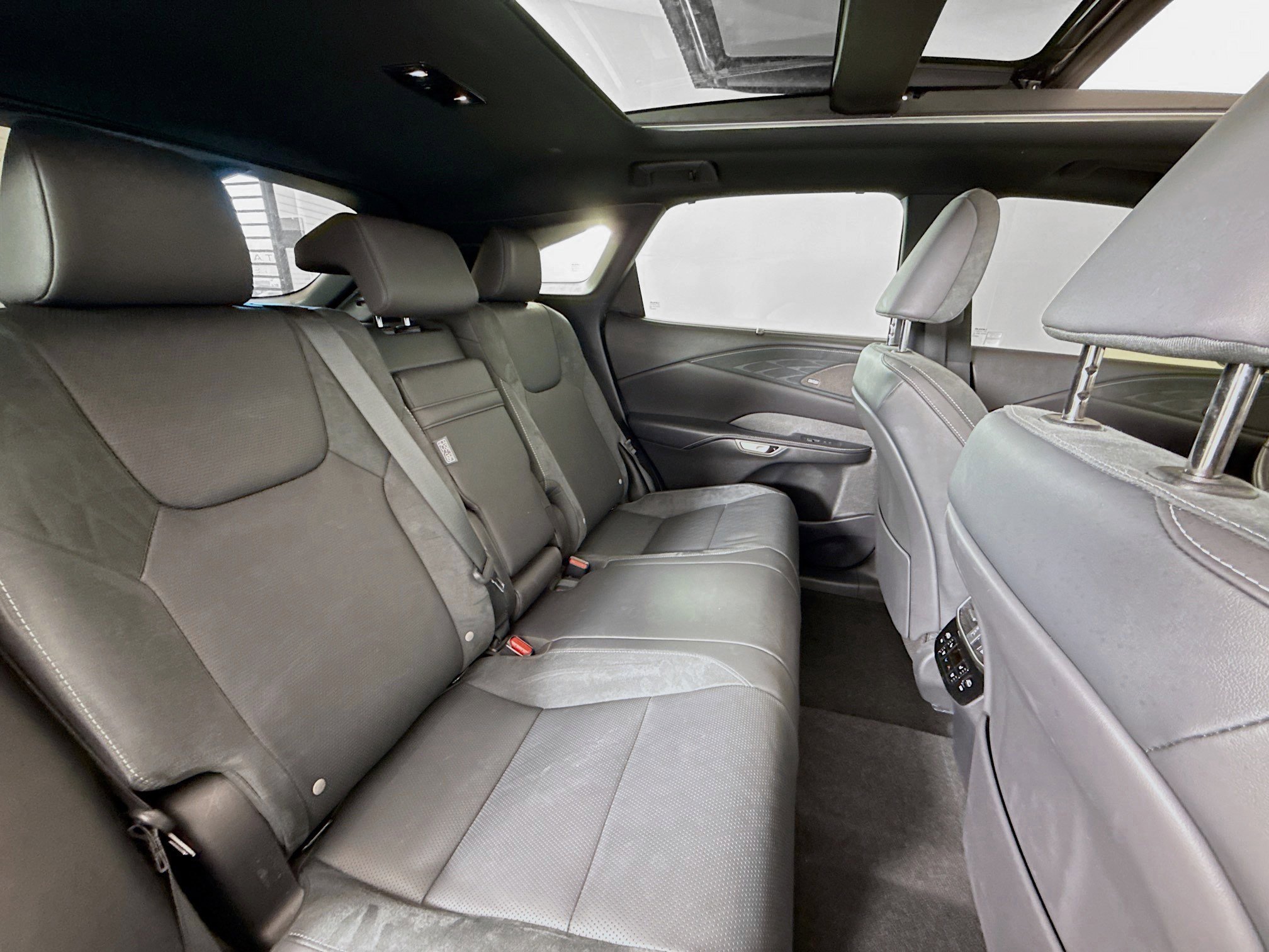 Certified 2023 Lexus RX 350 AWD w/ Cold Area Package image 27