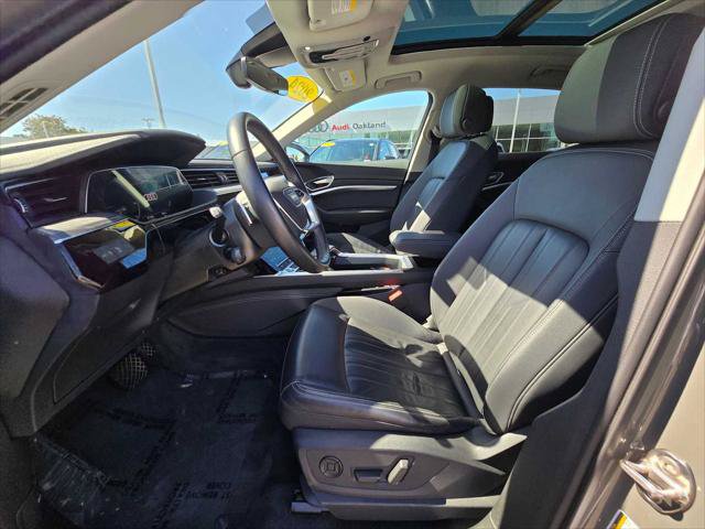 Used 2024 Audi Q8 e-tron Premium AWD/4WD image 20