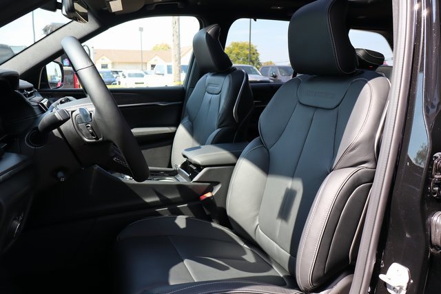 New 2025 Jeep Grand Cherokee Overland w/ Adv Protech Group III image 13