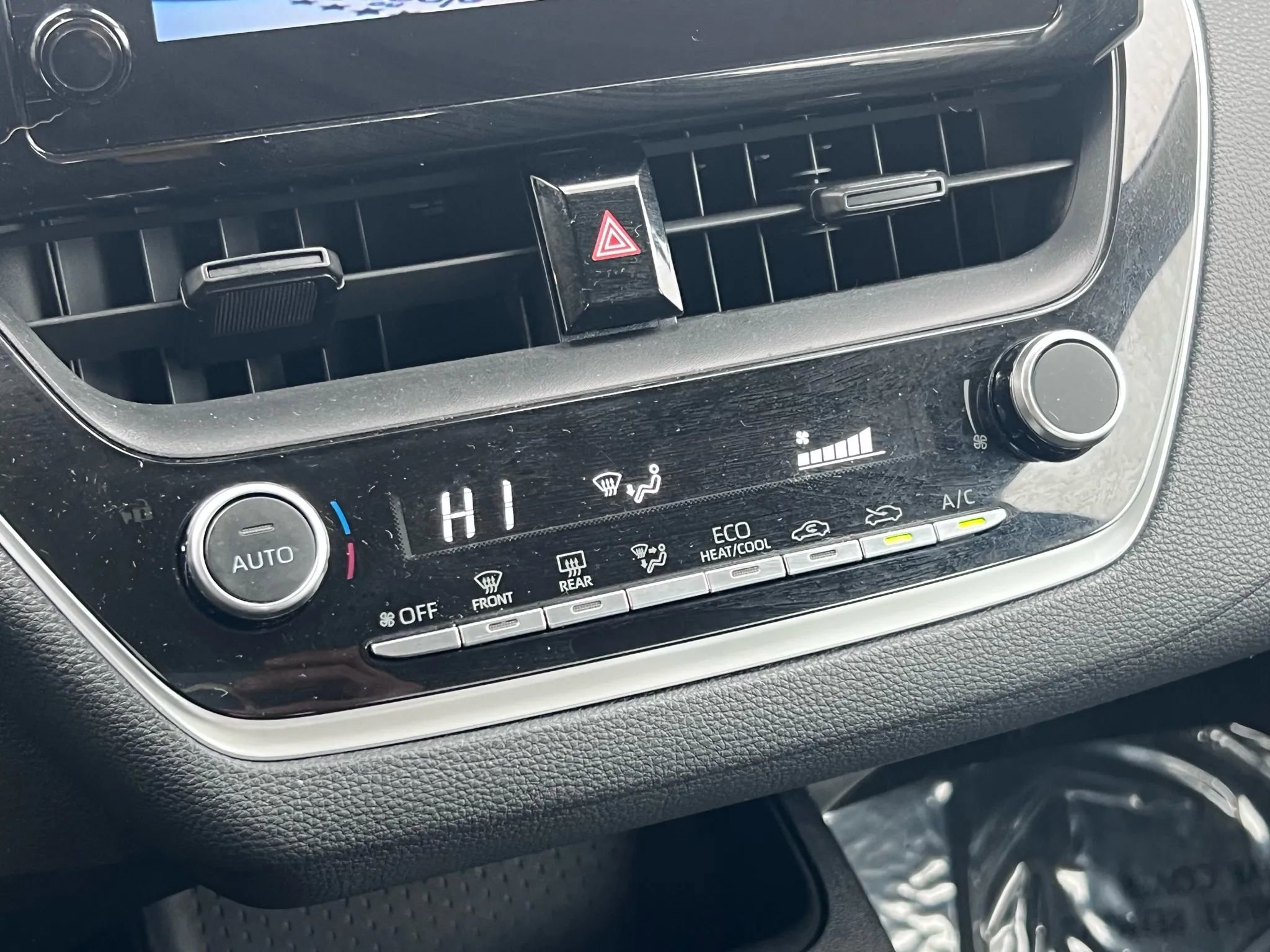 Used 2024 Toyota Corolla LE image 14